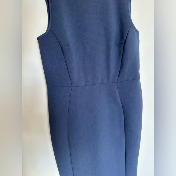 Loft Dress. Size 0. Length just below knees (i.e., work appropriate). - Picture 3 of 4